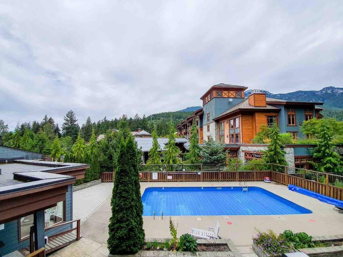 Updated Whistler Creek Studio With Parking 惠斯勒 外观 照片